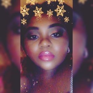 Meet your Posher, Alexis